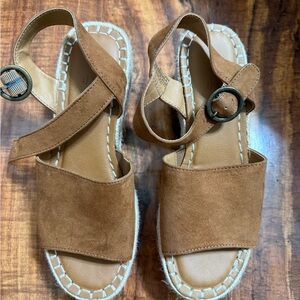 Universal Thread Sandal